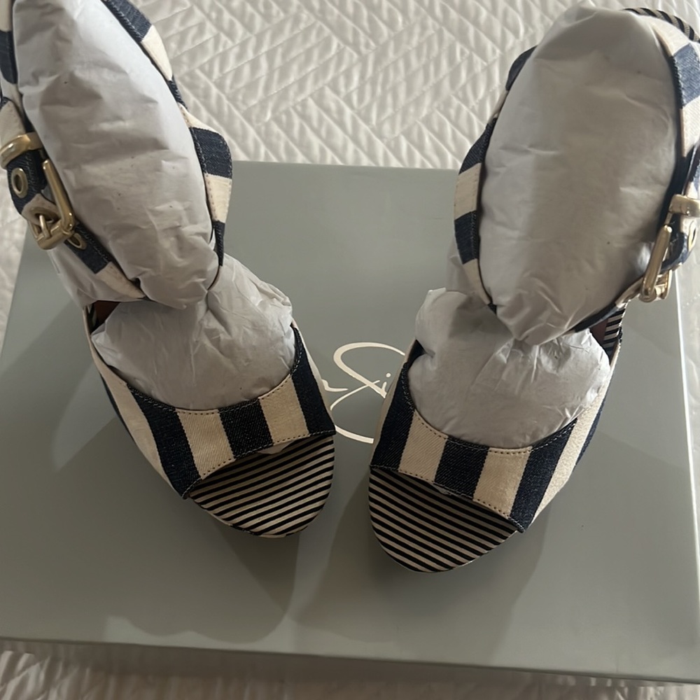 Jessica Simpson heels - Picture 3 of 5